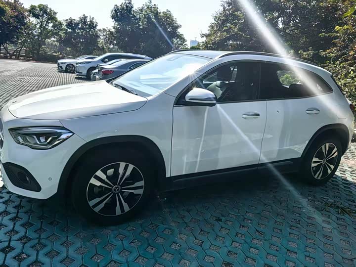 Фото 3 - Mercedes-Benz GLA-Class