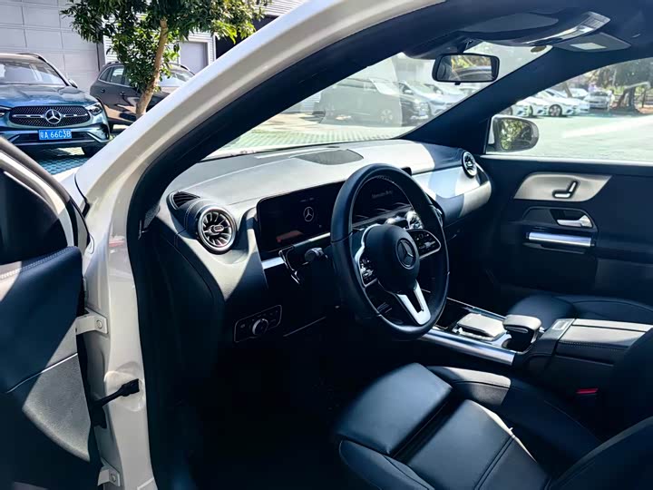 Фото 5 - Mercedes-Benz GLA-Class