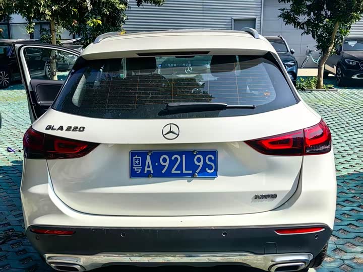 Фото 6 - Mercedes-Benz GLA-Class