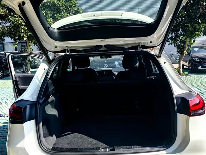 Фото 7 - Mercedes-Benz GLA-Class