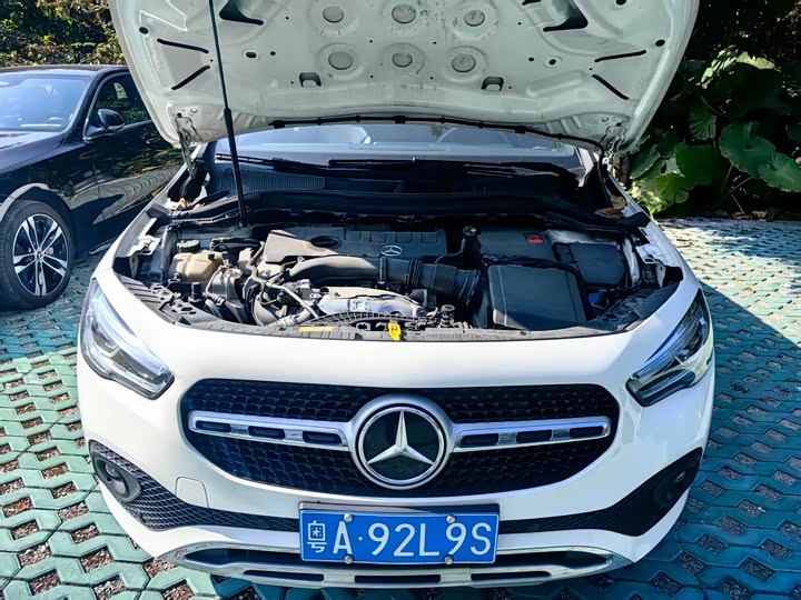 Фото 9 - Mercedes-Benz GLA-Class