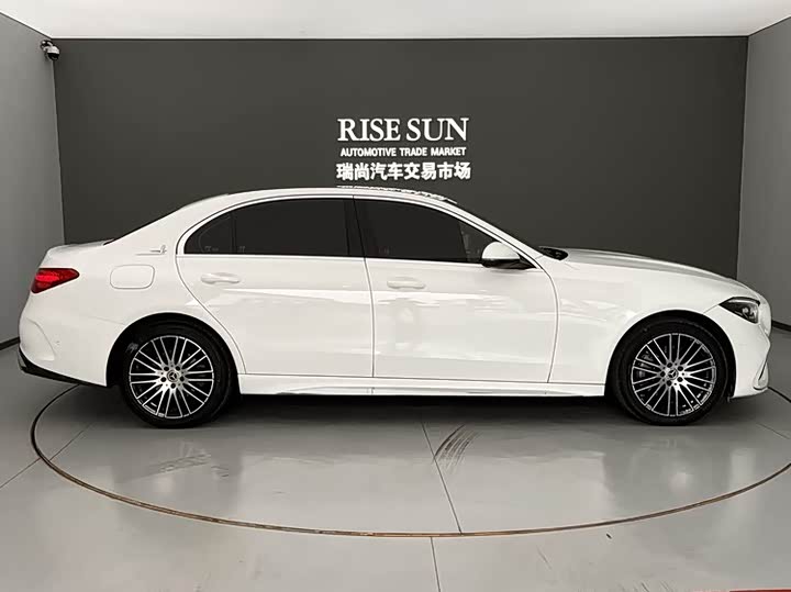 Фото 4 - Mercedes-Benz C-Class