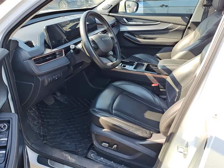 Фото 9 - Exeed LX C-DM Hybrid