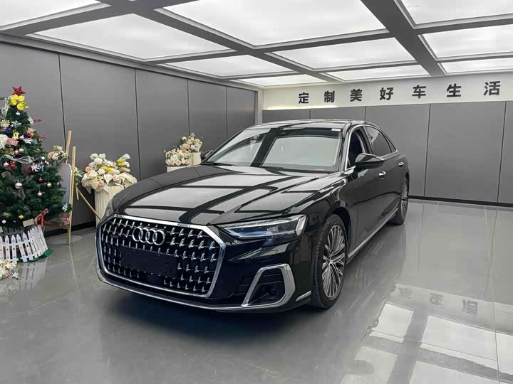 Фото 1 - Audi A8