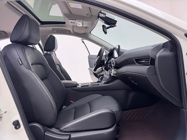 Фото 8 - Nissan Sylphy