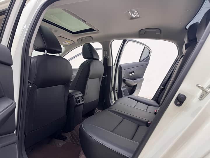 Фото 9 - Nissan Sylphy