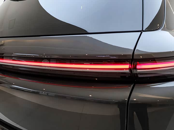 Фото 6 - LiXiang L8