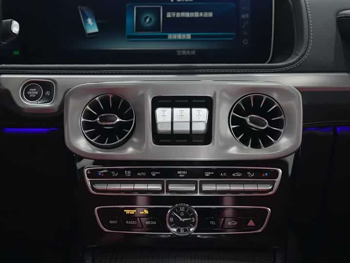 Фото 8 - Mercedes-Benz G-Class