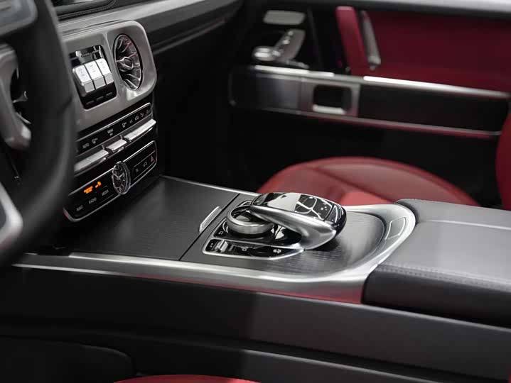 Фото 9 - Mercedes-Benz G-Class