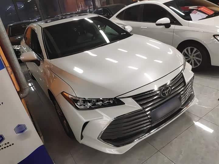 Фото 4 - Toyota Avalon