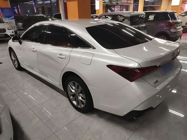 Фото 5 - Toyota Avalon