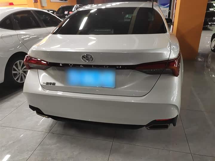 Фото 6 - Toyota Avalon