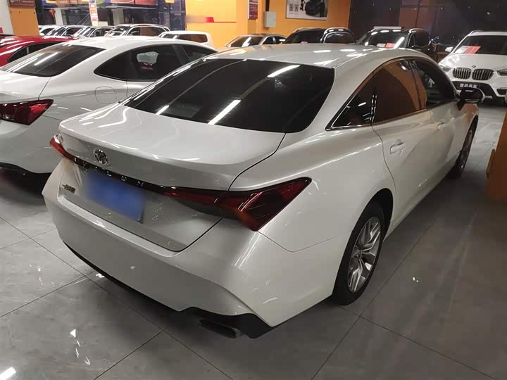 Фото 7 - Toyota Avalon