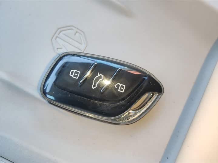 Фото 9 - MG Motor 4 EV