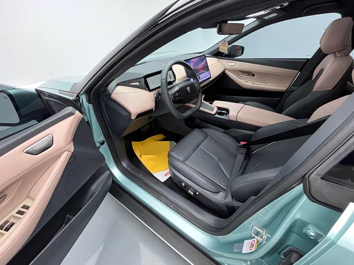 Фото 9 - Changan Deepal SL03