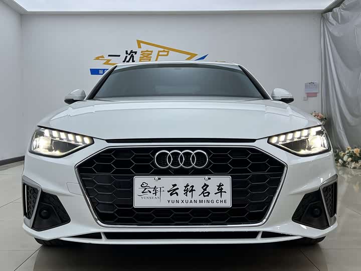 Фото 2 - Audi A4L