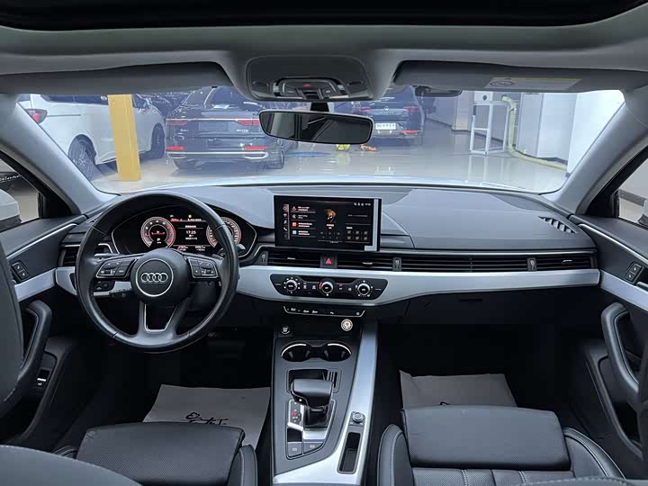 Фото 4 - Audi A4L