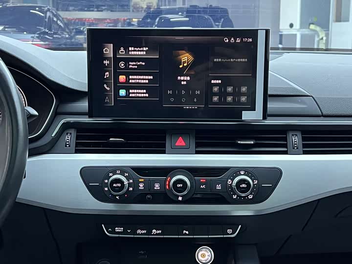 Фото 5 - Audi A4L