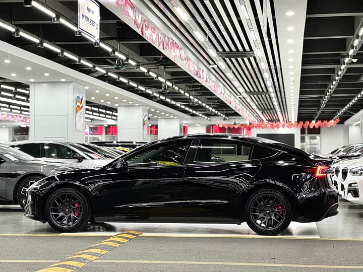 Фото 7 - Tesla Model 3