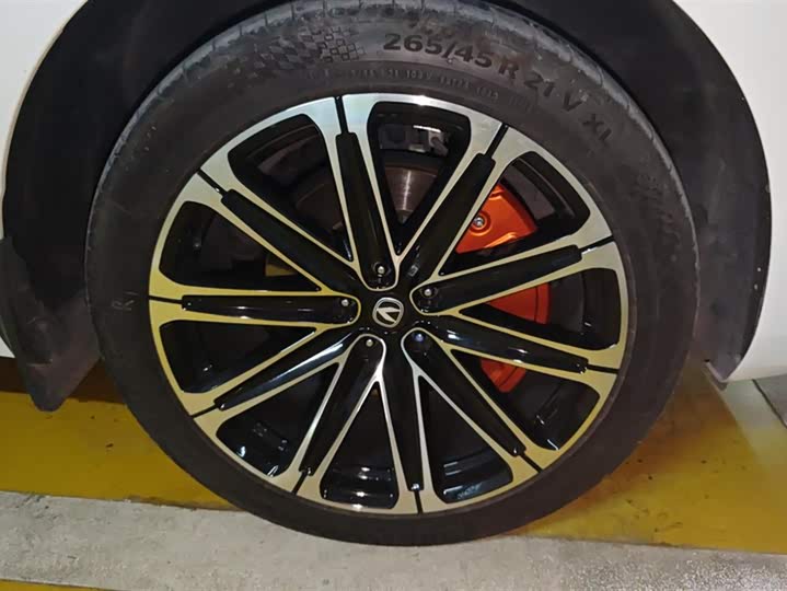 Фото 6 - Changan UNI-K Hybrid