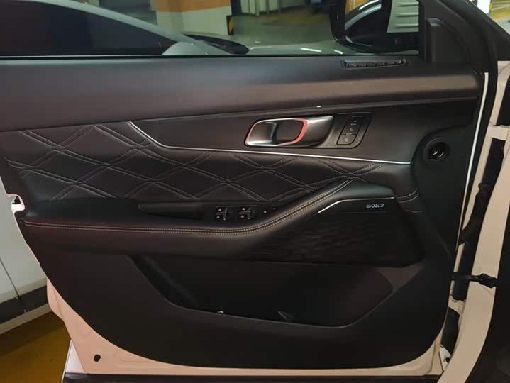 Фото 7 - Changan UNI-K Hybrid