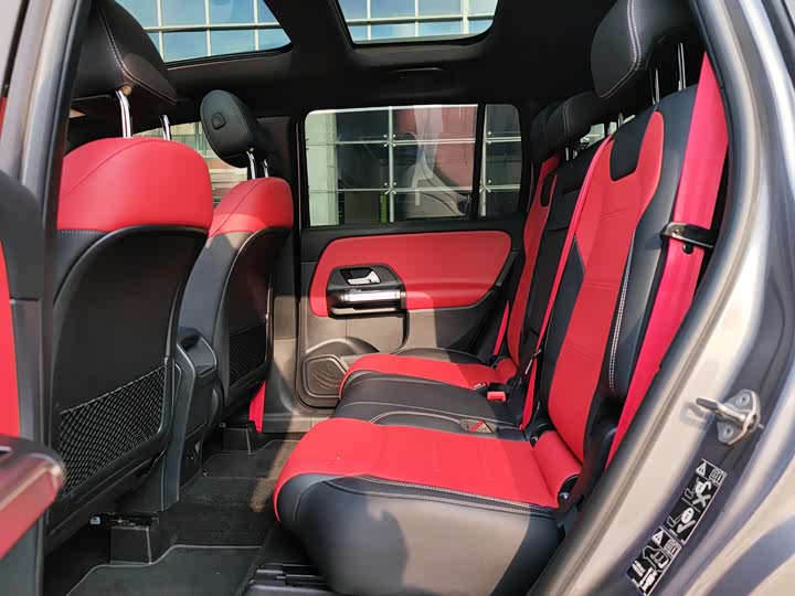 Фото 7 - Mercedes-Benz GLB-Class AMG