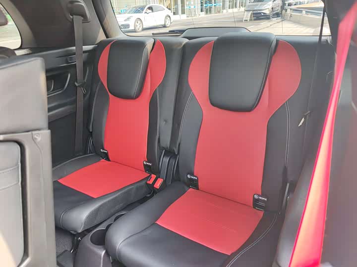 Фото 9 - Mercedes-Benz GLB-Class AMG