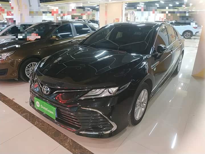 Фото 1 - Toyota Camry