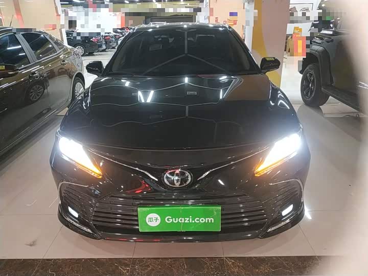 Фото 3 - Toyota Camry