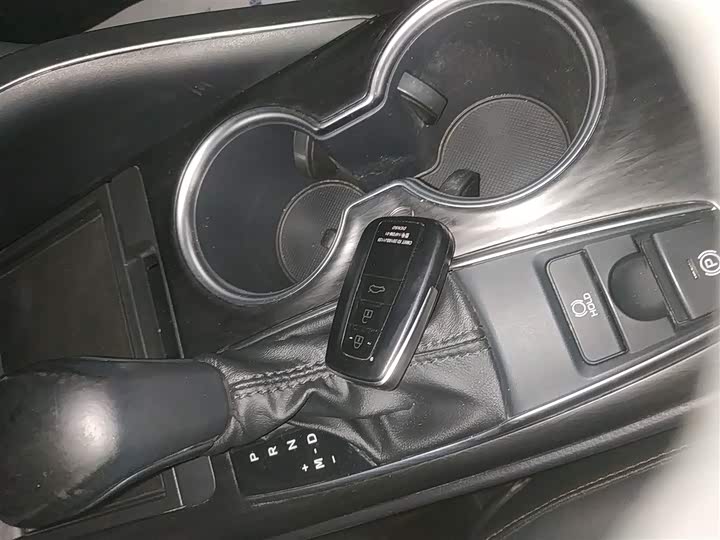 Фото 9 - Toyota Camry