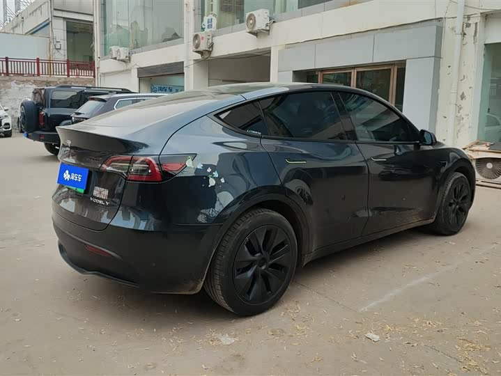 Фото 3 - Tesla Model Y