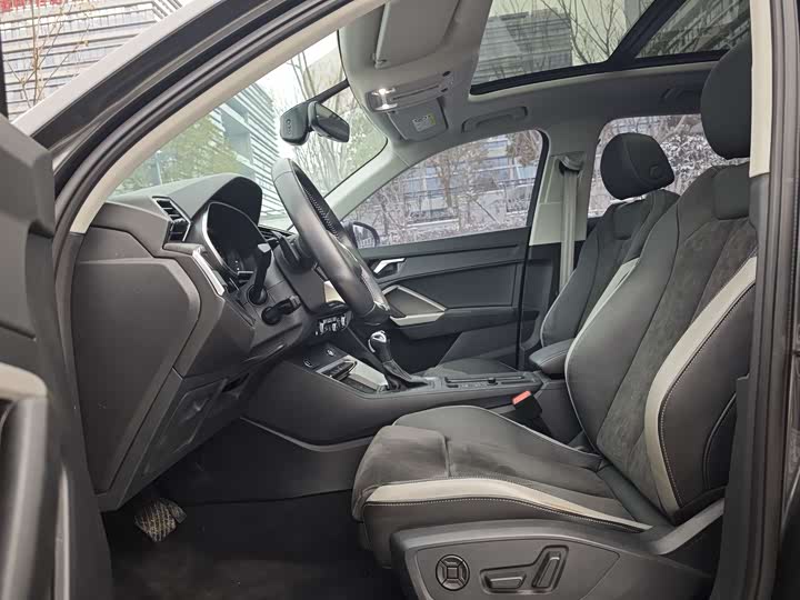 Фото 4 - Audi Q3