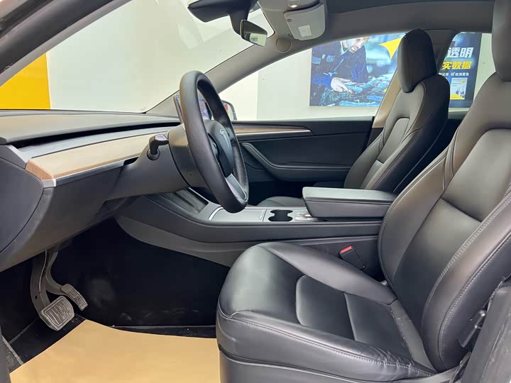 Фото 3 - Tesla Model Y