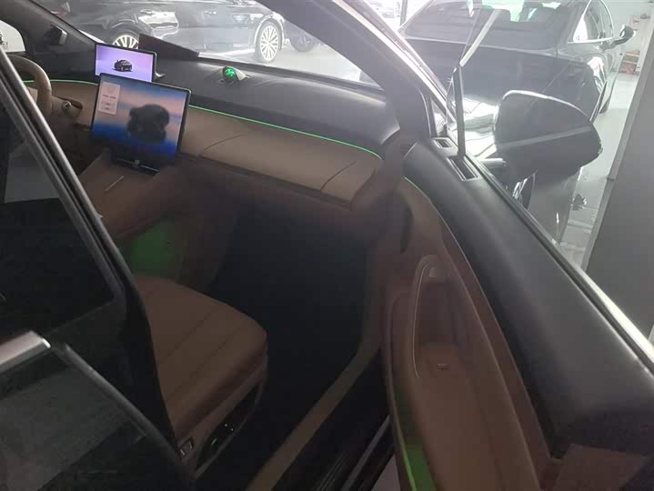 Фото 6 - Luxeed R7