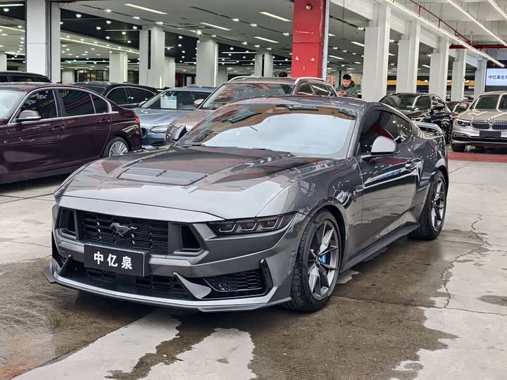 Фото 1 - Ford Mustang
