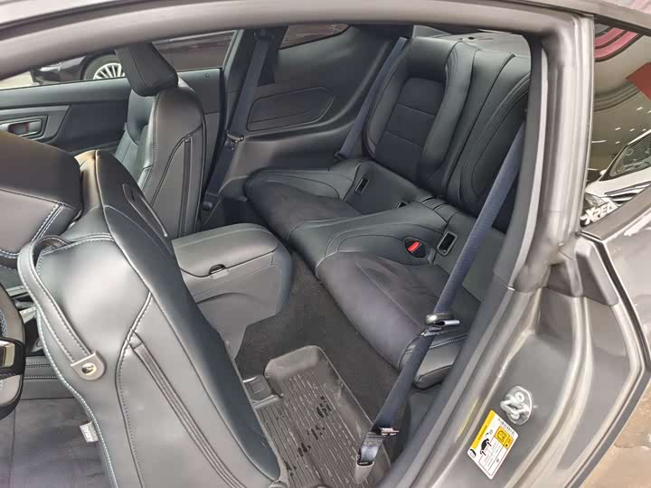 Фото 9 - Ford Mustang