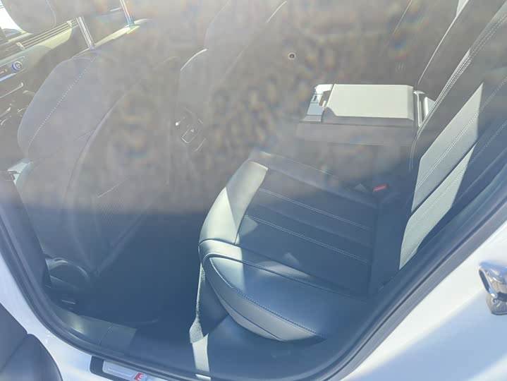 Фото 9 - Audi A4L