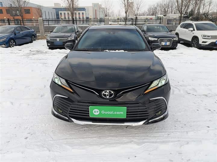 Фото 3 - Toyota Camry