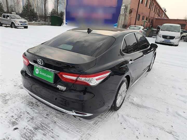 Фото 7 - Toyota Camry