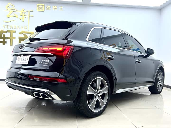 Фото 6 - Audi Q5L