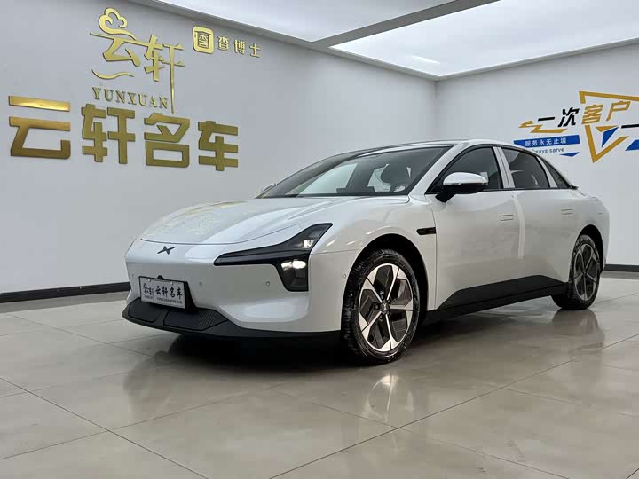 Фото 1 - XPeng Mona M03