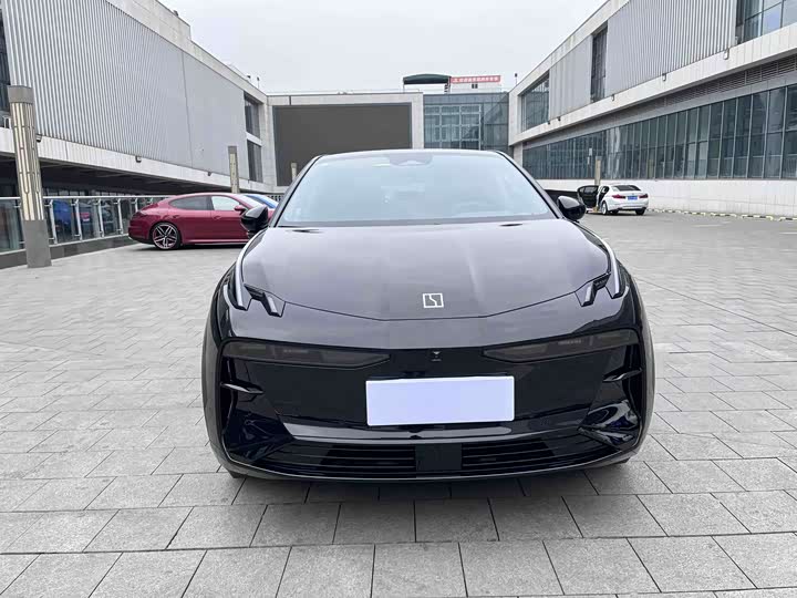 Фото 2 - Zeekr X