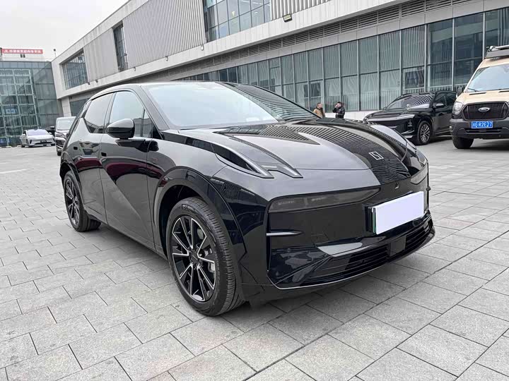 Фото 3 - Zeekr X