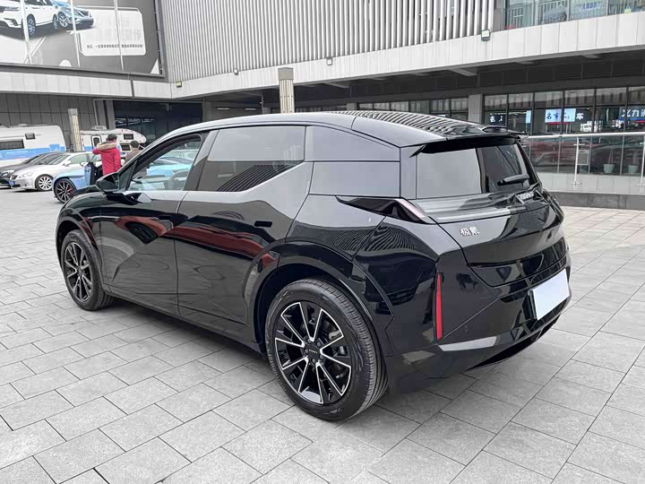 Фото 4 - Zeekr X