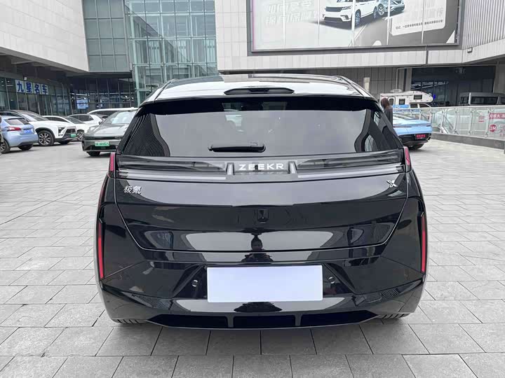 Фото 6 - Zeekr X