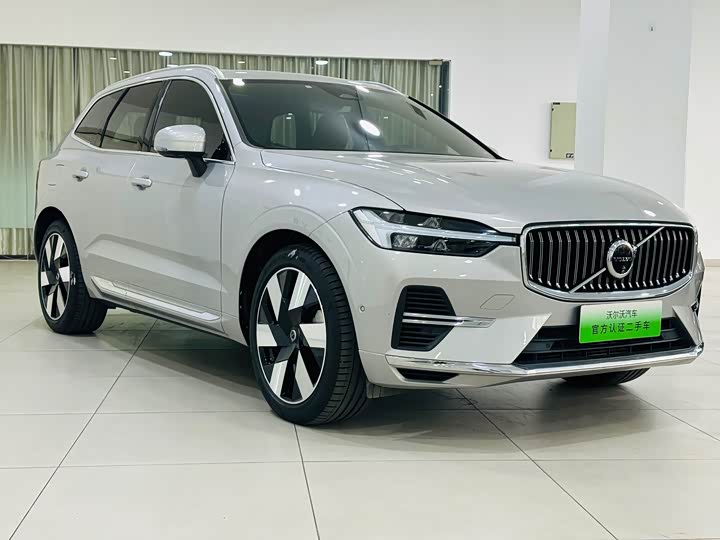 Фото 3 - Volvo XC60 Hybrid