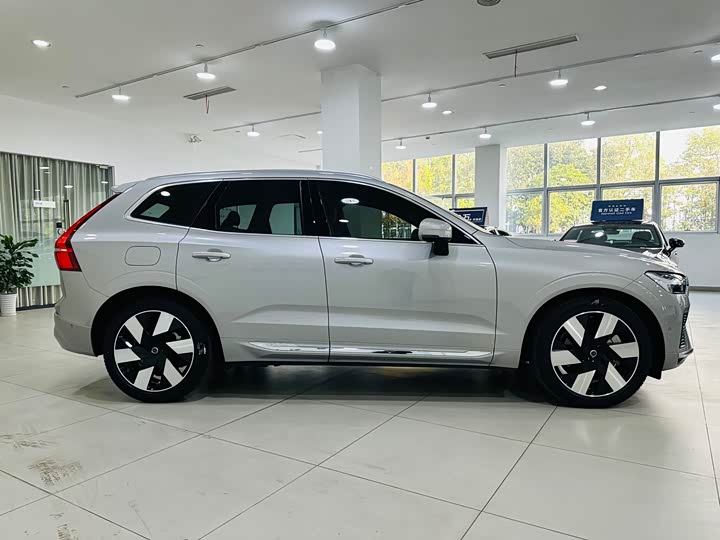 Фото 4 - Volvo XC60 Hybrid