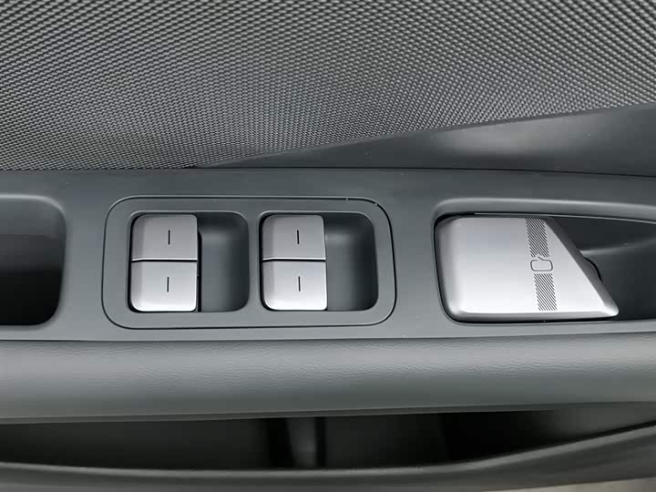 Фото 9 - XPeng Mona M03