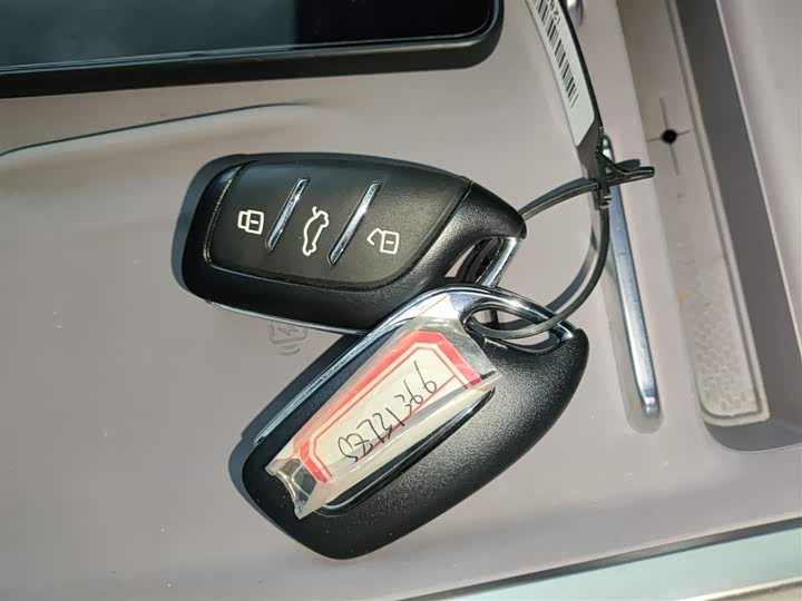 Фото 9 - Roewe M7 DMH