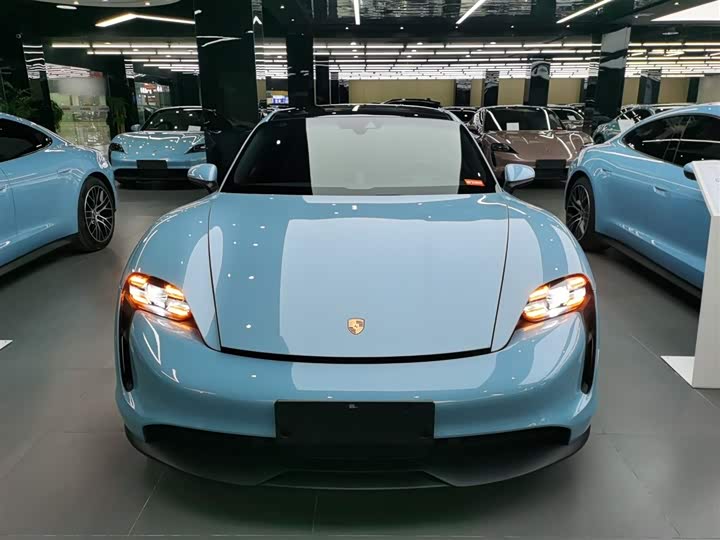 Фото 3 - Porsche Taycan